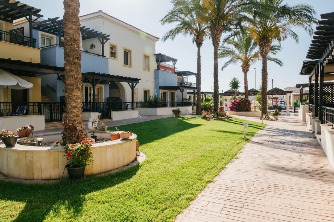 Aphrodite Gardens No.9 Luxury Apt Πάφος Εξωτερικό φωτογραφία