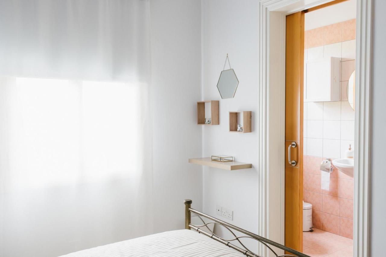 Aphrodite Gardens No.9 Luxury Apt Πάφος Εξωτερικό φωτογραφία