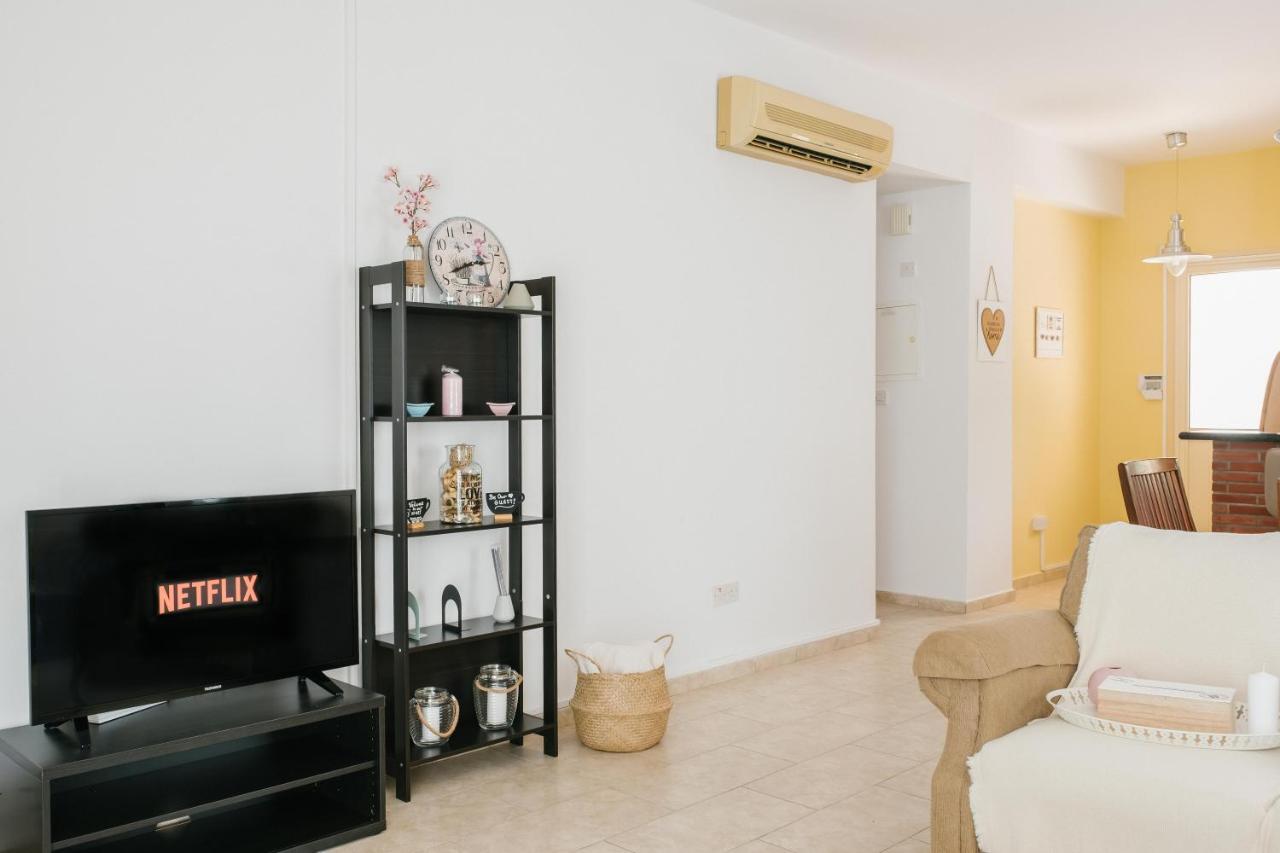 Aphrodite Gardens No.9 Luxury Apt Πάφος Εξωτερικό φωτογραφία